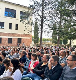 La lliçó i el testimoni van reunir a l’Escola Mare de Déu de la Gleva els adults i universitaris de CL a Catalunya. (Foto Marta Galofré)