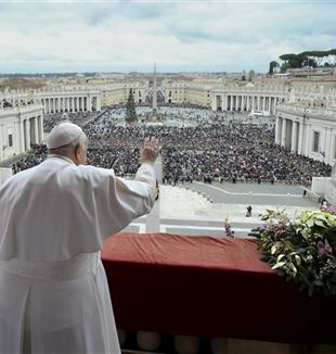 El papa Francesc durant la benedicció Urbi et Orbi de Nadal. (Vatican Media/Catholic Press Photo)