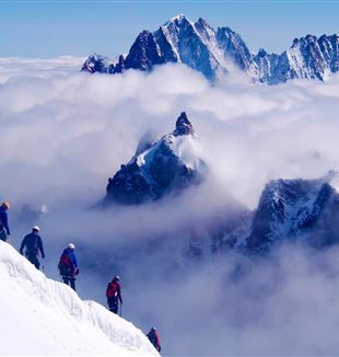 Excursionistes al Mont Blanc (©Tim Jones/Unsplash)