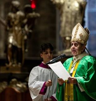 Monsenyor Mario Delpini anuncia la clausura de la fase diocesana en la causa de beatificació de don Giussani (©Giovanni Dinatolo)