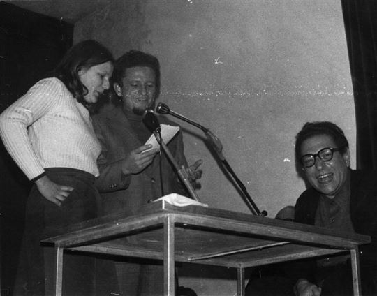 Gisela amb el pastor Wolfhart Schlichting a Monreale el 1976. A la dreta, don Ciccio Ventorino